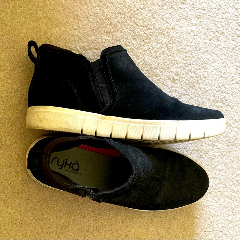 Ryka high top sneakers size 9.5!